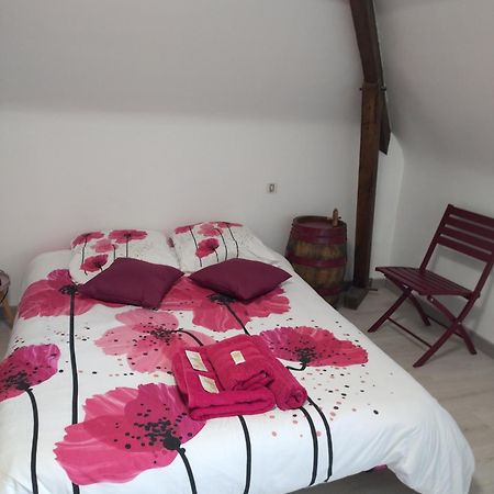 Le Curieux De Conques Bed and Breakfast Saint-Cyprien-sur-Dourdou Eksteriør billede