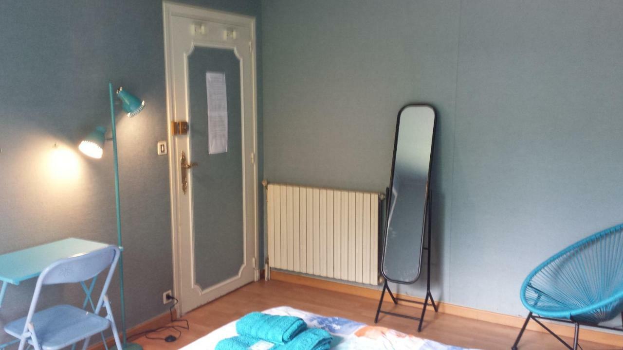 Le Curieux De Conques Bed and Breakfast Saint-Cyprien-sur-Dourdou Eksteriør billede
